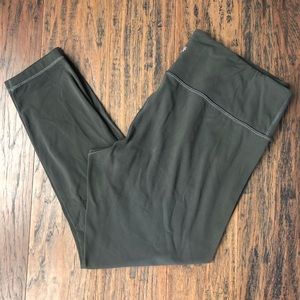 Athleta salutation 7/8 tight